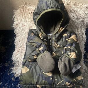 Old Navy Camouflage Kids Jacket with Mittens